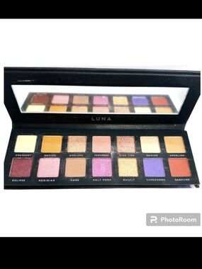 Bad Habits ‘Luna’ eyeshadow palette - 14 highly pigmented colors NIB